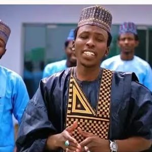 Zaki Dan Yaya - Badruttamaam Ft. Fauziyya Aliyu